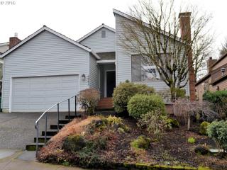 6940 Arranmore Way, Portland, OR 97223-7580