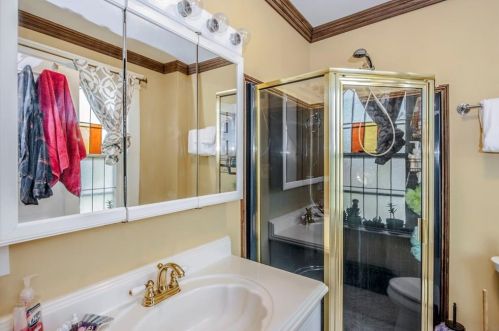 22 Freebody St, Middletown RI 02840-3548 exterior