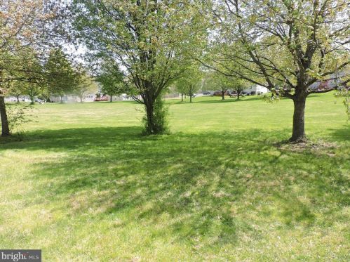 1053 Sterling Pl, Lancaster PA  17603-8839 exterior