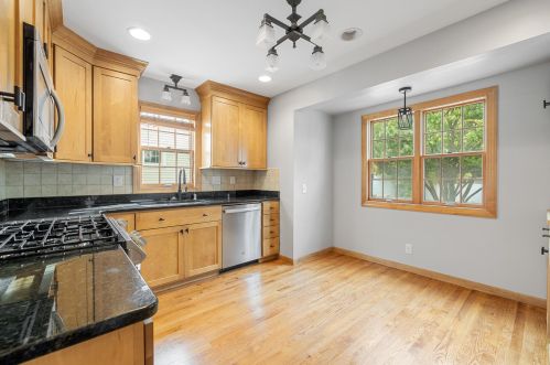 125 Montclaire Ave, Milwaukee WI 53217-4438 exterior