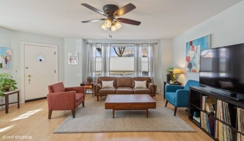 5759 Dakin St, Chicago, IL 60634-2606