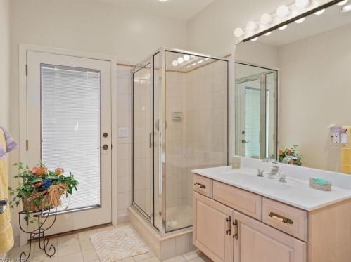 4724 Oak Leaf Dr, Naples FL 34119-8575 exterior