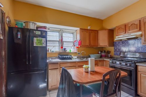 2655 Kedvale Ave, Chicago IL 60623-4324 exterior