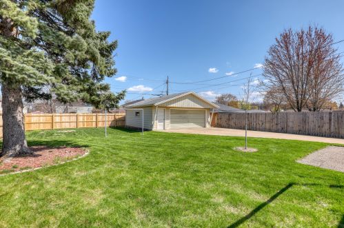 3766 88th St, Milwaukee WI  53222-2705 exterior