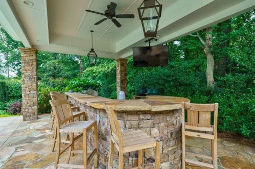 4515 Conway Dr, Atlanta GA 30327-3535 exterior