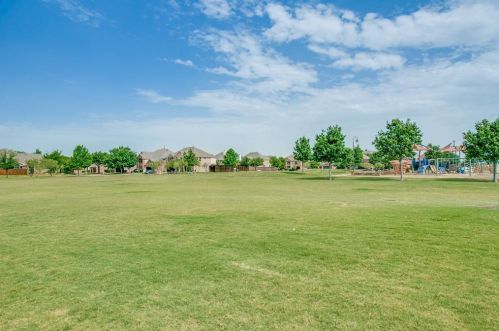 10107 Summit Run Dr, Frisco TX 75035-4726 exterior