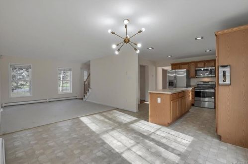 1584 Route 211, Middletown NY 10941-3739 exterior