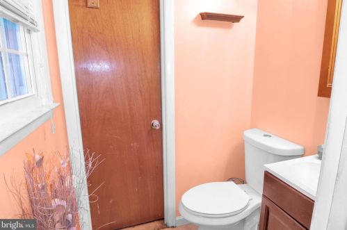 812 Mennonite Rd, Limerick PA 19468-3210 exterior