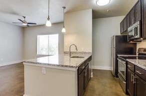 3221 Elihu St, Dallas, TX 75210-2321