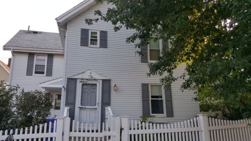 101 Hawthorn St, Newton, MA 02458-1237