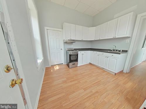 1422 Diamond St, Philadelphia PA 19122-1721 exterior