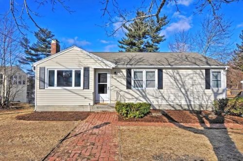 44 Paradox Dr, Worcester, MA 01602-1321