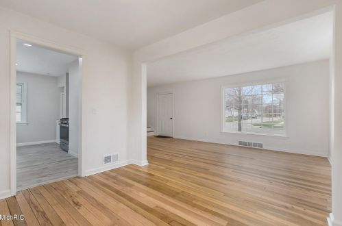 2113 Norman Ave, Meskegon MI  49441-3461 exterior