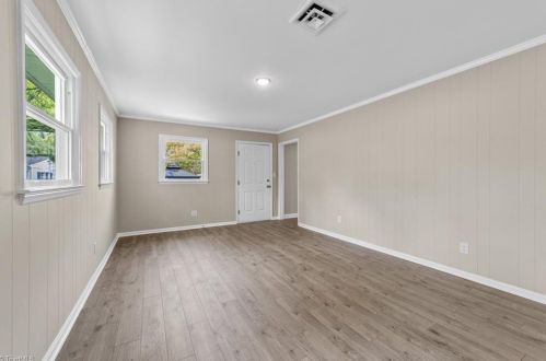 3011 Masonic Dr, Greensboro NC 27403-1934 exterior