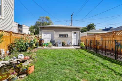 4047 Drake Ave, Chicago IL 60659-3207 exterior