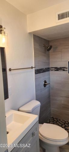 2031 Hadley St, Tucson AZ  85705-2224 exterior