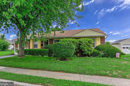 33 Lincoln Dr, Hanover, PA 17331-4946