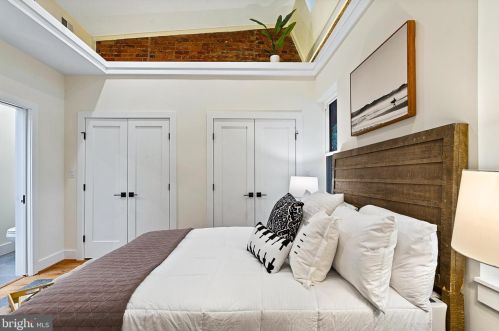 302 Rhode Is Ave, Washington DC 20001-1827 exterior