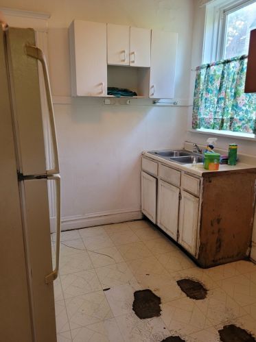 5711 Bishop St, Chicago IL 60636-1710 exterior