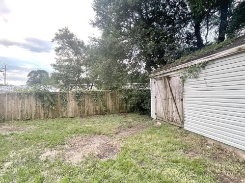 235 Live Oak Ave, Defuniak Springs FL  32435-2338 exterior