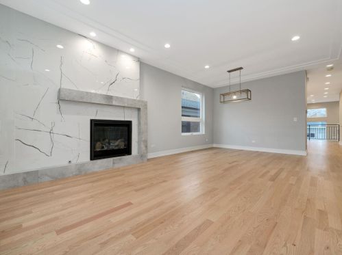 4720 Kennicott Ave, Chicago, IL 60630-4322