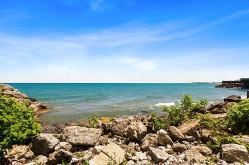 6147 Sheridan Rd, Chicago IL  60660-4057 exterior