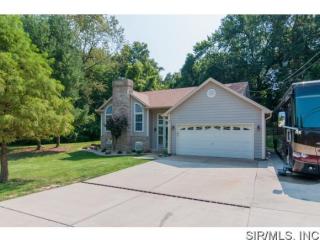 832 Lake Dr, Edwardsville, IL 62025-4261