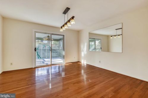 1904 Dundee Rd, Rockville MD 20850-3135 exterior