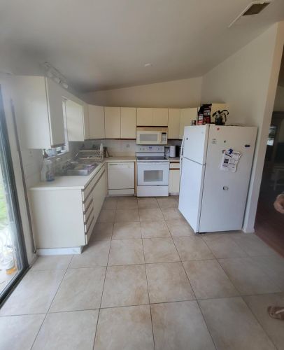 1433 Navajo Ln, Fort Pierce FL  34983-3147 exterior