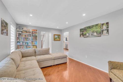 28 Linda Dr, Jackson Twp NJ 08527-5026 exterior