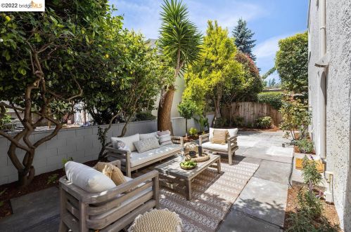 20 Hopkins Ct, Berkeley CA 94706-2511 exterior