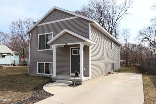 302 Burt, Grand Rapids MI 49548-3261 exterior