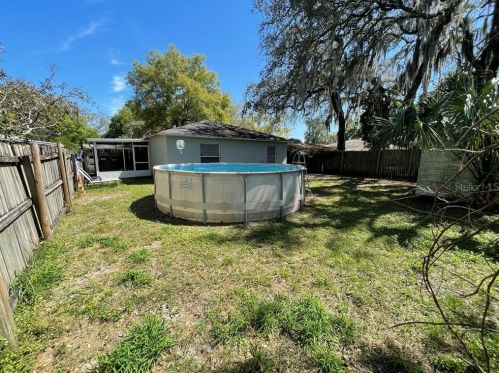 10110 Mitchell Ave, Tampa FL 33612-8019 exterior