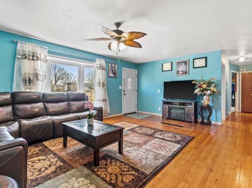 9724 Thurston Ave, Milwaukee, WI 53225-2527