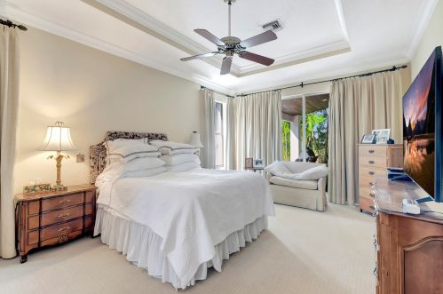 52 Lk Eden Dr, Boynton Beach FL 33435-8666 exterior