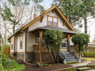 3814 30 St, Portland OR  97202-3532 exterior