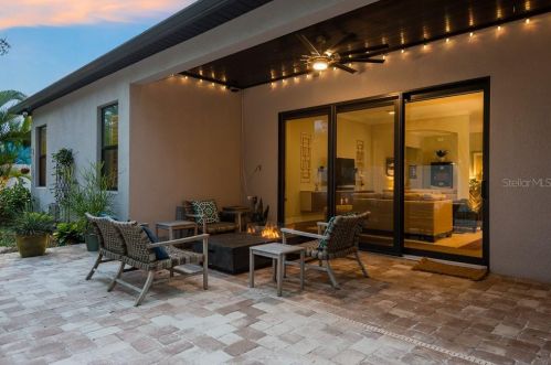 3017 Ballast Point Blvd, Tampa FL 33611-3902 exterior