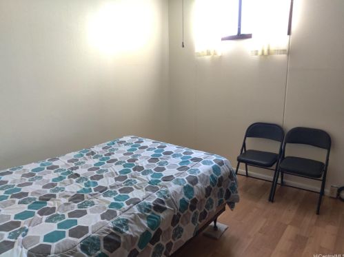 1005 Ala Lilikoi St, Honolulu HI 96818-2312 exterior