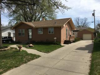4859 53rd St, Omaha, NE 68117-1826