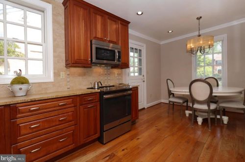 827 Royal St, Alexandria VA  22314-4340 exterior