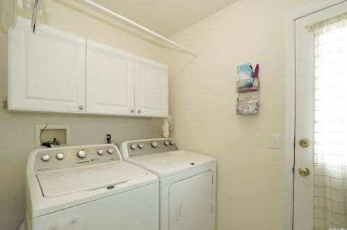 54 Long House Way, Commack NY 11725-1362 exterior