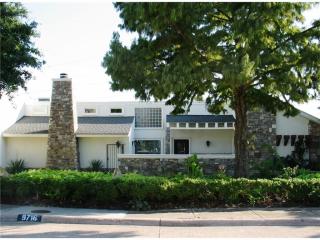 9716 Faircrest Dr, Dallas TX  75238-1420 exterior