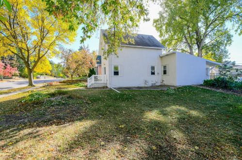 1151 Charlton St, Saint Paul MN 55118-2119 exterior