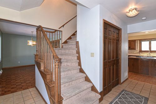 9623 Van Beck Ave, Milwaukee, WI 53228-2156