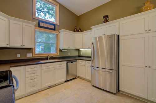 1890 Park Rdg Dr, Chaska MN 55318-2810 exterior