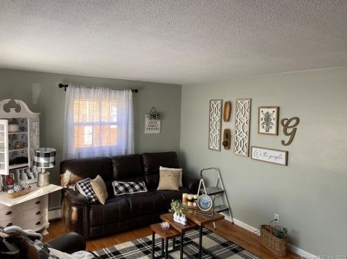 98 Greenwood St, New Britain CT 06051-3326 exterior