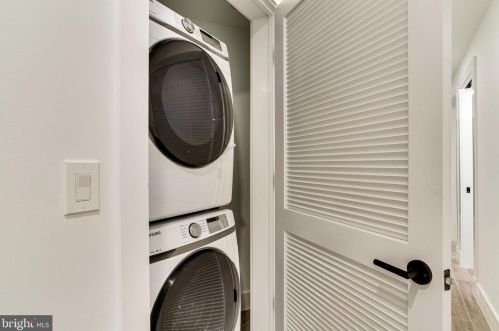 646 Newton Pl, Washington DC  20010-1736 exterior