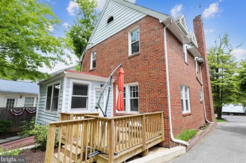 7426 Piney Branch Rd, Silver Spring MD 20901-4352 exterior