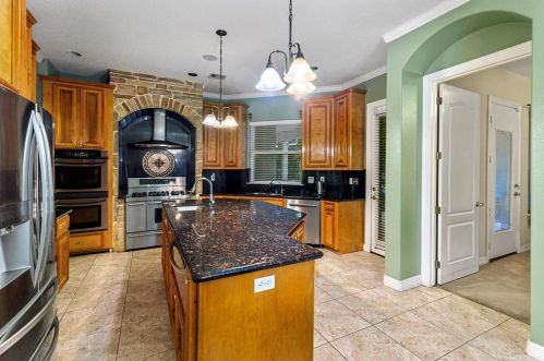 32731 Westminster Dr, Fulshear TX 77441-4098 exterior