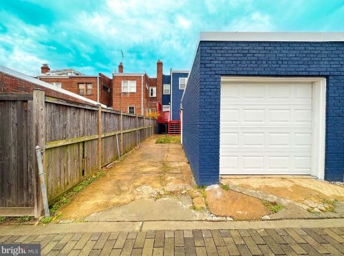 5217 New Hampshire Ave, Washington DC 20011-7920 exterior